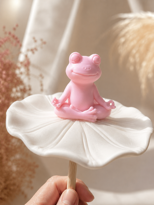 3D-gedruckte Insektentränke „Meditations-Frosch“ – Rosa & Creme